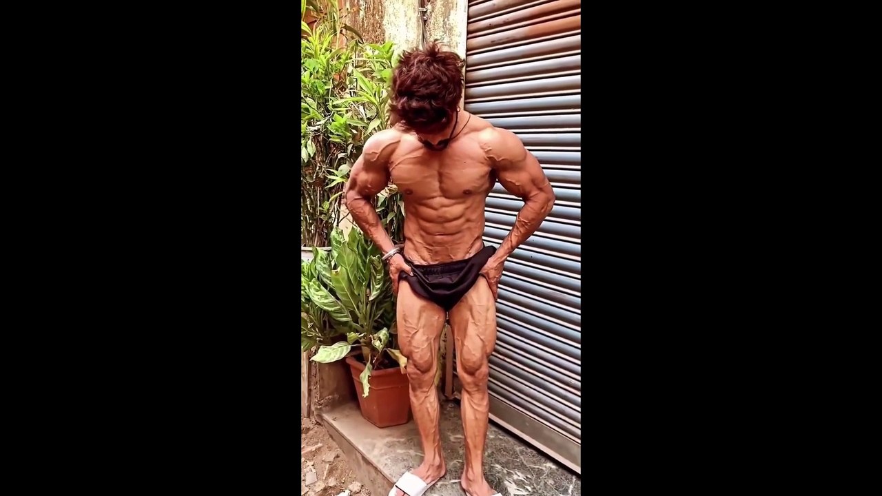 Dévérouillez Votre Meilleure Version : Guide Complet de Fitness et Santé au Gym" Desbloquea tu Mejor Versión: Guía Integral de Fitness y Salud en el Gimnasio Unlock Your Best Self: Comprehensive Guide to Gym Fitness and Health#Viral #Shorts #Video