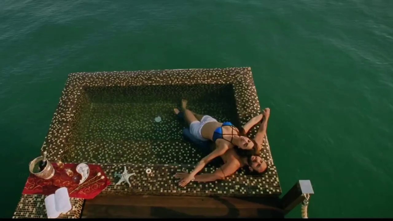 Deepika Padukone hot | Deepika Padukone All Hot Kissing Scenes | Saif , Ranbir , Ranveer, Nil ,Ven Diesel,Siddhant,Arjun