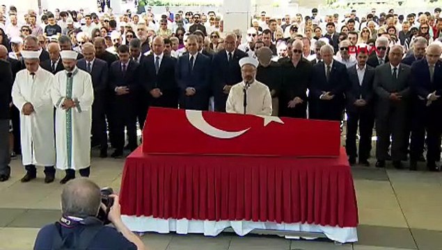 Kenan Işık son yolculuğuna uğurlandı