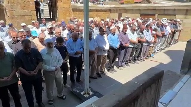 Haniye için gıyabi cenaze namazı kılındı