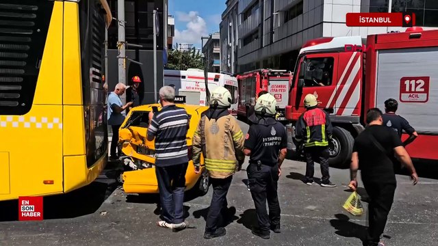 Avcılar'da 4 aracın karıştığı zincirleme kaza