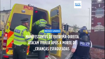 Dezenas de polícias feridos em confrontos durante homenagem a crianças esfaqueadas em Southport