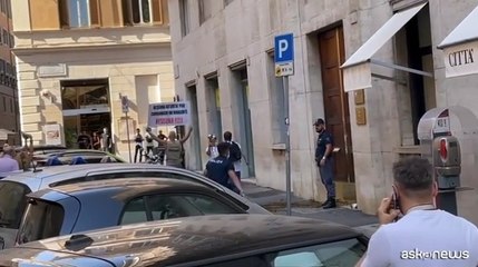 Orsa KJ1 uccisa, letame contro sede Provincia autonoma Trento a Roma