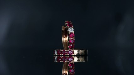 Orecchini a cerchio in oro rosa con 6 pietre diamanti e rubini Prestige by Gioielleria Casavola di Noci