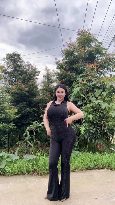 Chinese girl dance short video