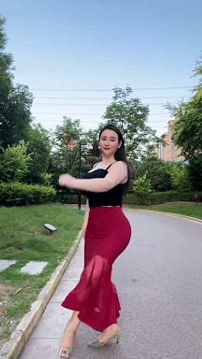 Chinese girl dance short video