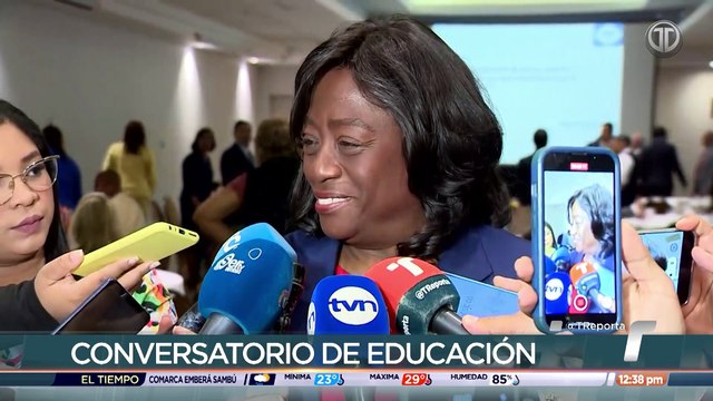 Ministra Molinar sostiene conversatorio con docentes, y rectores de universidades