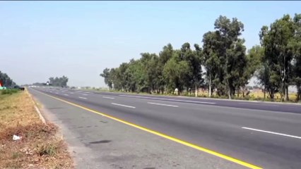 PAF FIGHTERS CONDUCT LANDINGS ON MOTORWAY