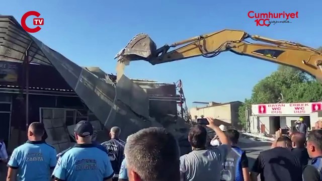 Fatih Aksaray’daki Emniyet Otogarı’ndaki işgale İBB ekipleri son verdi. Bölge, geniş bir yeşil alana dönüştürülecek.