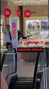 Roma: rapina in gioielleria al centro commerciale in pieno giorno: video choc
