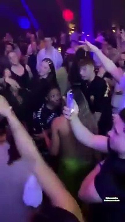 Internautas resgatam vídeo de ginastas Rebeca Andrade e Simone Biles curtindo balada juntas