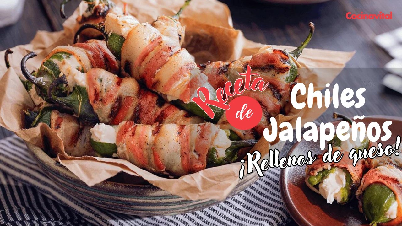 Chiles jalapeños rellenos de queso manchego y envueltos en tocino
