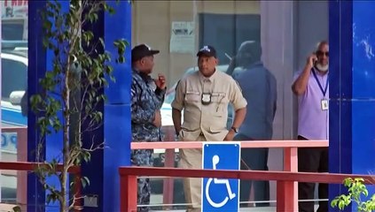 Clash Erupts Between TTPS Officers and Judiciary Staff Outside Princes Town Court 🚨