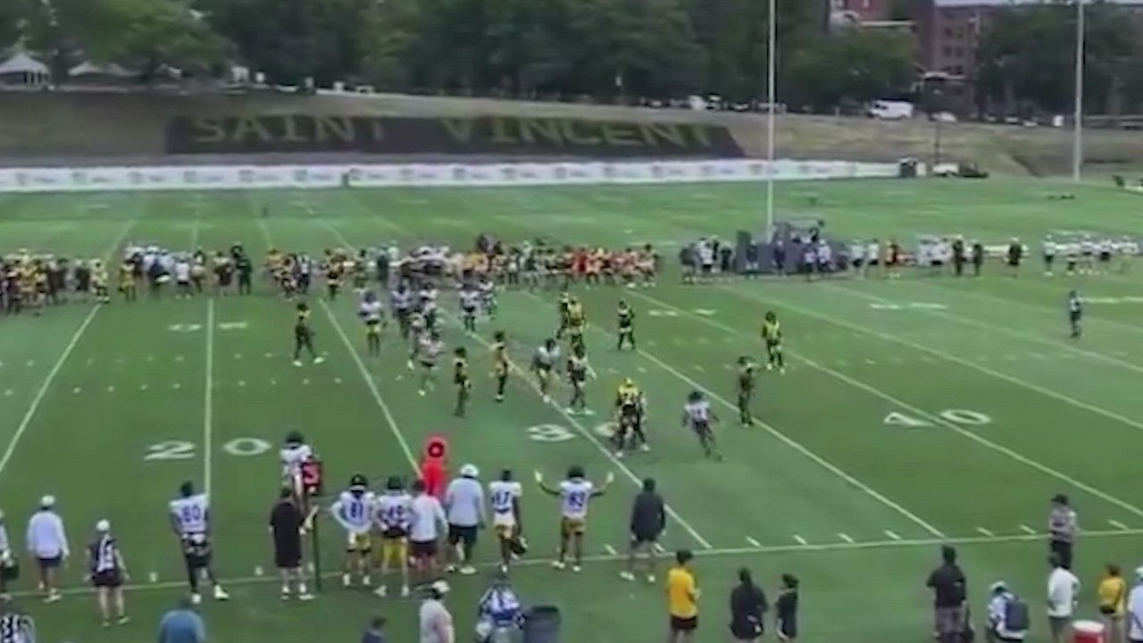 Steelers camp erupts in brawl after late hit on QB Justin Fields; O-line defends star quarterback