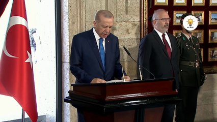 Erdoğan ve YAŞ üyeleri Anıtkabir'de