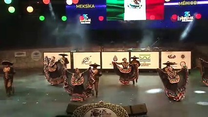 Fatih Erkoç şarkılarını binlerce hayranı ile birlikte söyledi