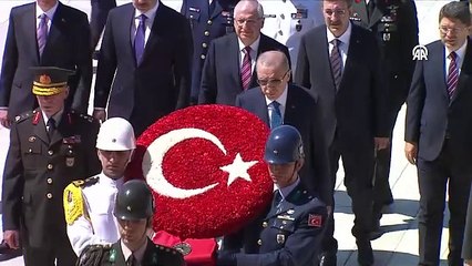 Cumhurbaşkanı Erdoğan başkanlığındaki YAŞ üyeleri Anıtkabir'i ziyaret etti