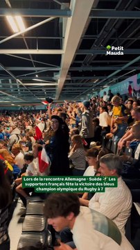 C'était énorme ✨❤️‍ En plein match opposant l'Allemagne et la Suède, les supporters français suivait parallèlement la finale du Rugby à 7 où les bleus finiront par décrocher l'or Olympique. Une célébration ne pouvait se faire attendre pour cette