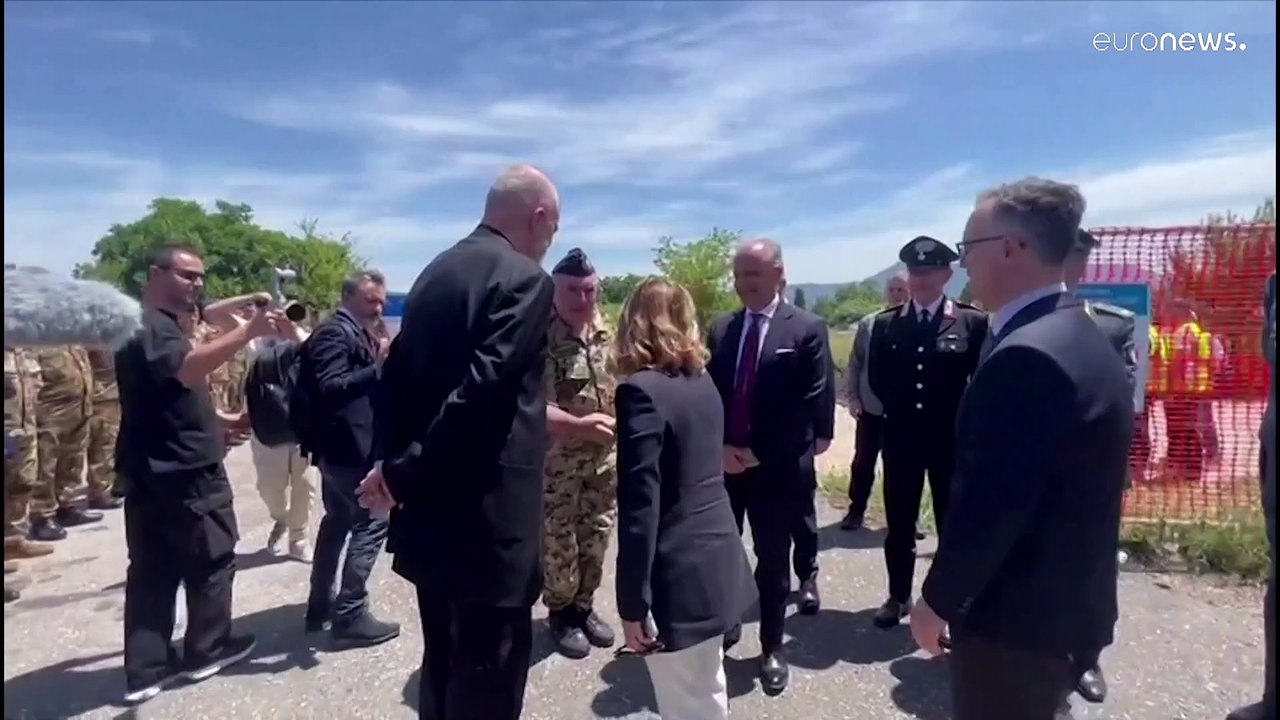 Αλβανία: Γιατί καθυστερούν τα ιταλικά κέντρα υποδοχής προσφύγων