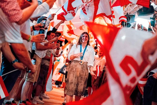 Rot-weiß-roter Medaillenjubel für Michaela Polleres