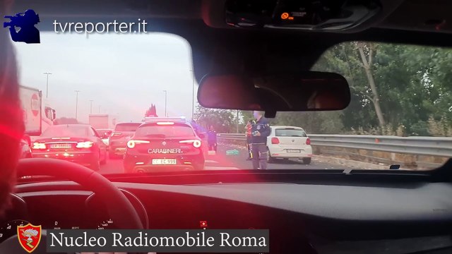 NUCLEO RADIOMOBILE INCENDI A ROMA, LA CRONACA IN DIRETTA A BORDO DELLE AUTORADIO DEI CARABINIERI(6)