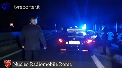 Download Video: NUCLEO RADIOMOBILE  INCENDI A ROMA, LA CRONACA IN DIRETTA A BORDO DELLE AUTORADIO DEI CARABINIERI(8)