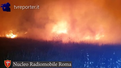 Download Video: NUCLEO RADIOMOBILE  INCENDI A ROMA, LA CRONACA IN DIRETTA A BORDO DELLE AUTORADIO DEI CARABINIERI(9)