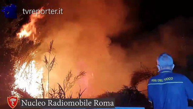 NUCLEO RADIOMOBILE INCENDI A ROMA, LA CRONACA IN DIRETTA A BORDO DELLE AUTORADIO DEI CARABINIERI(12)