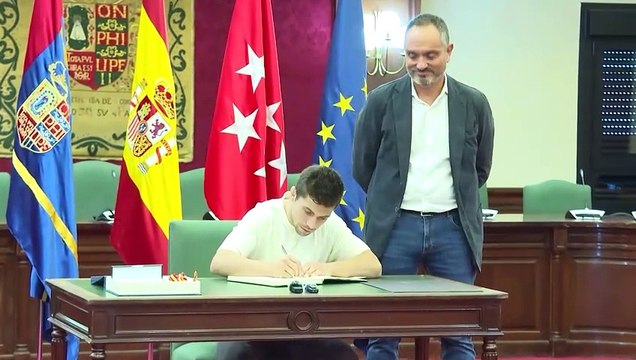 Fran Garrigós lleva orgulloso su medalla de bronce a Móstoles