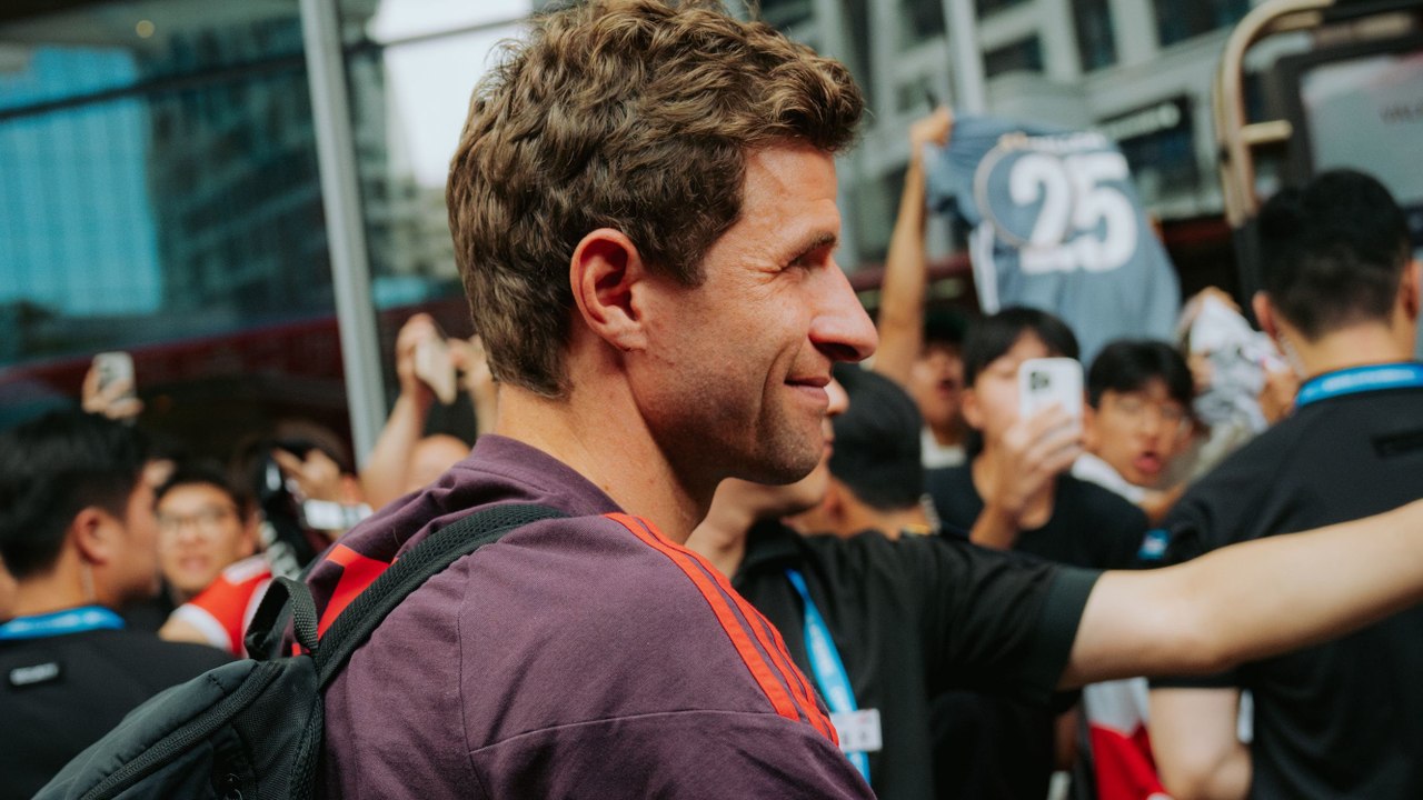 'Und jetzt kommt Müller' - Fans belagern Hotel, Seoul im Bayern-Fieber