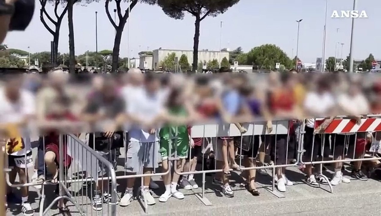 Calcio:  Artem Dovbyk e' sbarcato a Roma