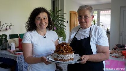 Ungarn: Die Hochzeitstorte, die mit dem Hammer zerschlagen werden muss