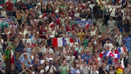 Les larmes des fleurettistes bleues, réconfortées par une Marseillaise