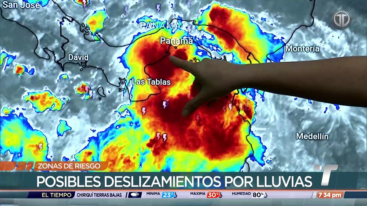 Casas en cerros en riesgo por deslizamientos