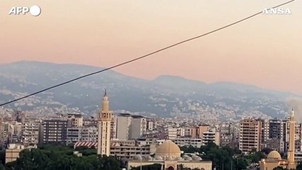 Attacco a Beirut, la grande nuvola di fumo sulla capitale libanese