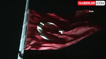 İsmail Haniye için Türk bayrakları yarıya indirildi