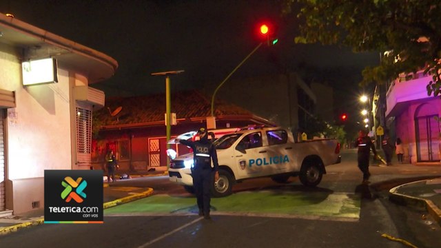 tn7-OIJ-busca-en-videos-de-seguridad-pistas-que-permitan-identificar-a-sospechosos-de-asesinar-a-hombre-frente-a-bar-en-San-José-010824