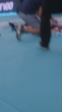 #Stop aux #FakeNews : « J'ai #vomi dix fois après la course, il faisait chaud sur les derniers tours » explique le #Canadien Tyler #Mislawchuk juste après avoir franchi la ligne d'arrivée, exténué du #Triathlon. Rien à voir avec la #Seine !!!