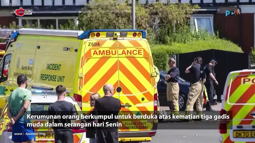 Bentrok Polisi dengan Kerumunan yang Datang Ke Lokasi Sehari Setelah 3 Gadis Tewas dalam Penikaman Inggris