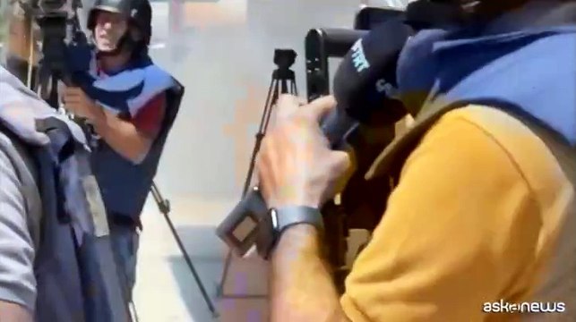 In Cisgiordania l'esercito israeliano spara lacrimogeni sui giornalisti