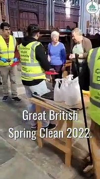 Doncaster Muslims video of Minster clean-up goes viral