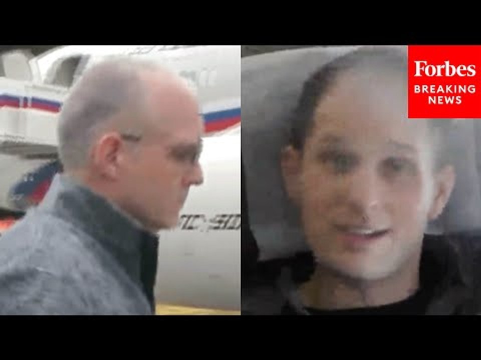 WATCH: Evan Gershkovich, Paul Whelan Board Flight To Leave Russia After Major Prisoner Swap