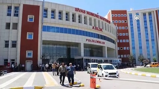 Elinde patlayan elektronik sigara az kalsın canından ediyordu