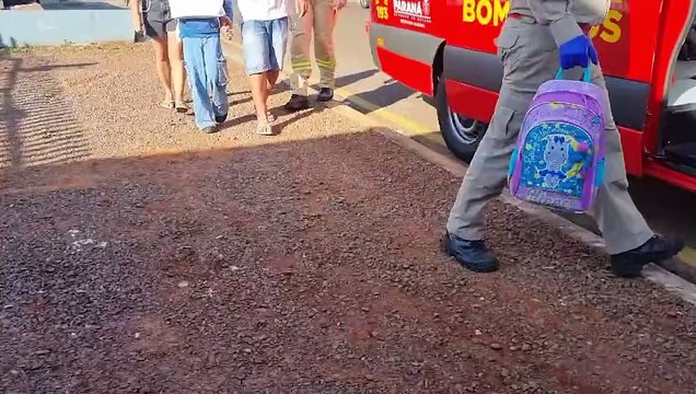 Criança sofre suspeita de fratura no braço ai cair na escola Caic I