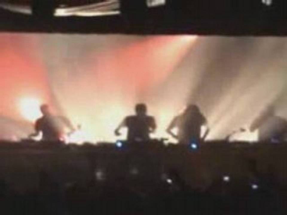 Birdy Nam Nam - Intro (live@espace Julien Marseille)