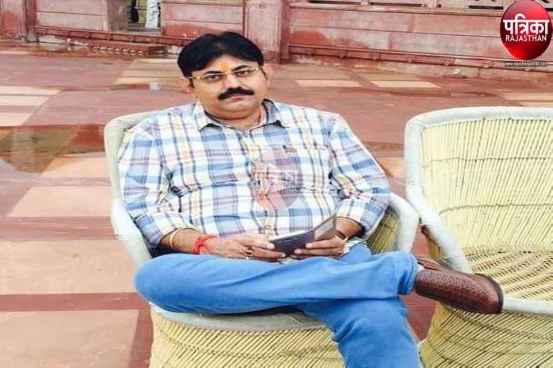 राजस्थान में एसीबी की बड़ी कार्रवाई : आयुक्त के पास मिले लाखों रुपए नकद, 4 लक्जरी कारें, 7 भूखण्डों के दस्तावेज व सोना जड़ा मोबाइल