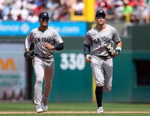 NY Yankees Heat Up the Plate Against Toronto Blue Jays