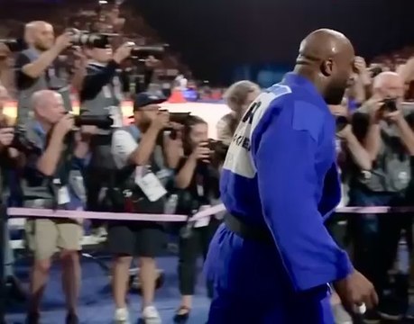 Teddy Riner aux JO de Paris 2024 : « Jamais je n’aurais imaginé ça ! » Le Français champion olympique de judo #teddyriner #championolympique #paris2024 #jeuxolympiques2024 #paris2024olympicgames