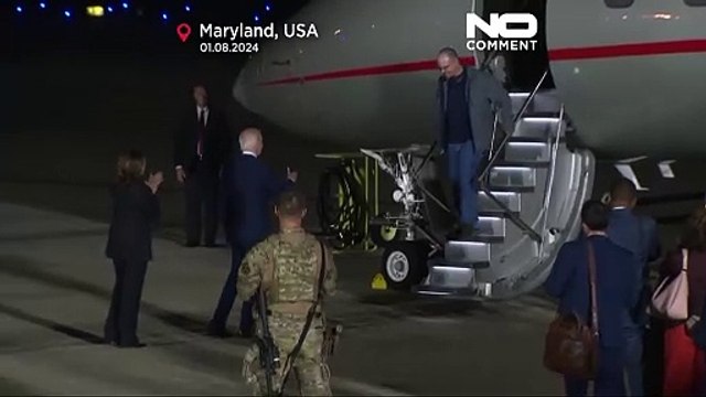 Llegan a Estados Unidos tres estadounidenses liberados en histórico intercambio de prisioneros