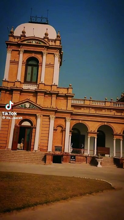 محبت کا ایک سول ہے جب یہ دینے پر اتی ہے تو دلوں کی سلطنت تک سونپ  دیتی ہے